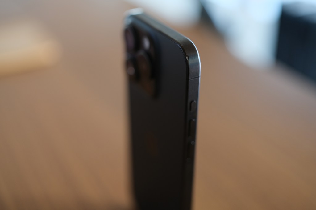 Going case-less on iPhone